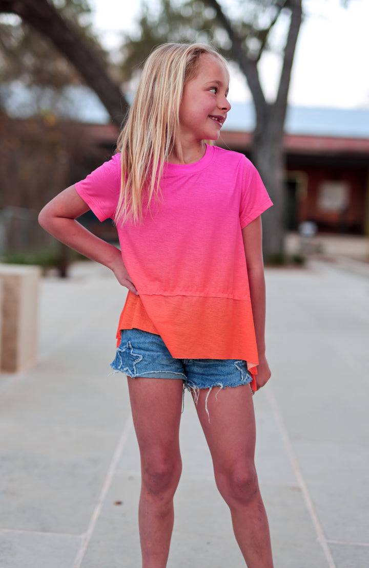 Girls' gradient T-shirt in pink and orange, soft fabric, perfect for casual summer wear.