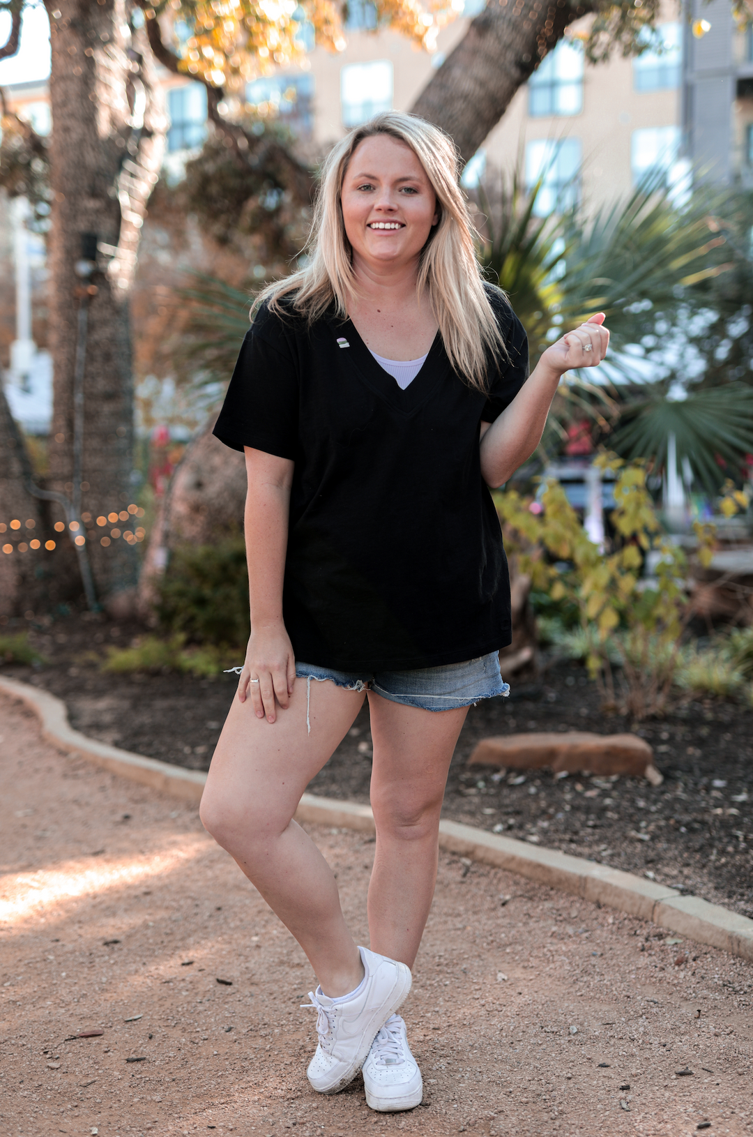 Boyfriend V-Neck - Short Sleeve (MIDNIGHT)