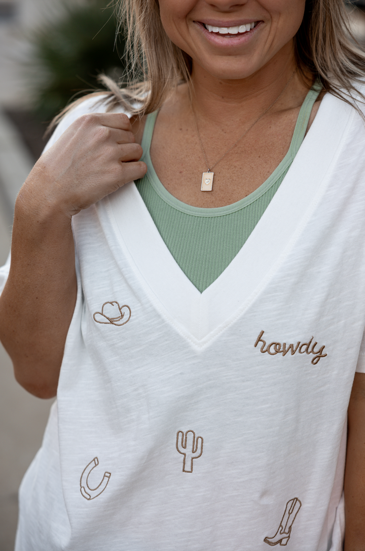 Boyfriend V-Neck - Western Element - Short Sleeve (Cream)