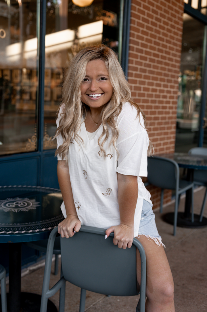 Boyfriend V-Neck - Western Element - Short Sleeve (Cream)