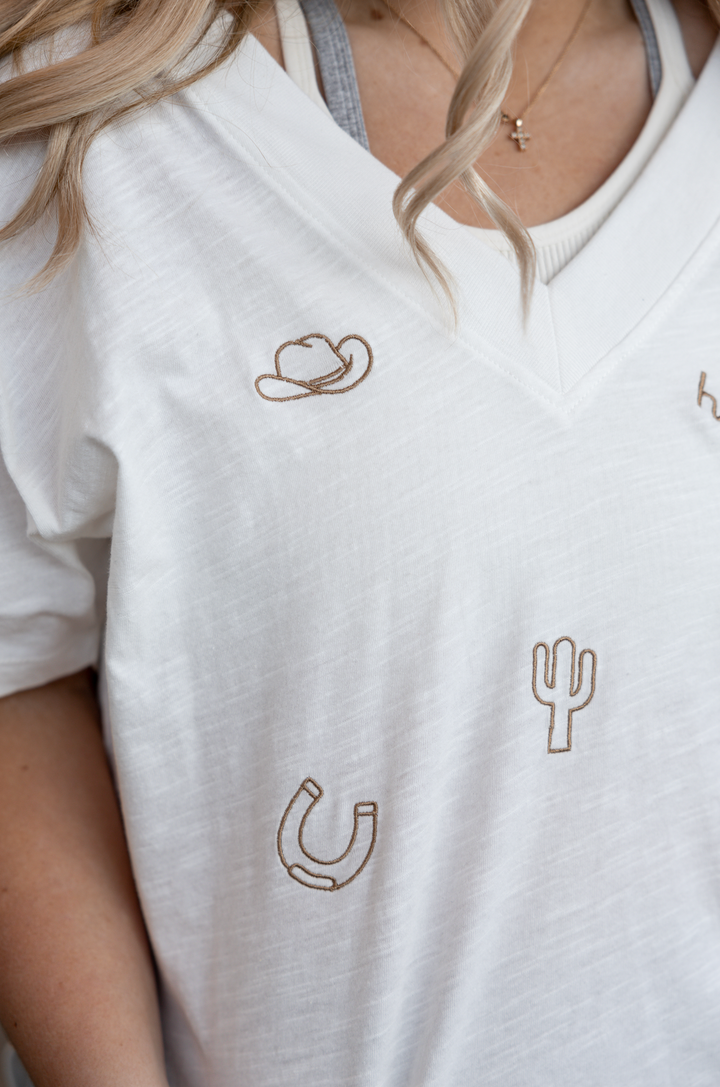 Boyfriend V-Neck - Western Element - Short Sleeve (Cream)