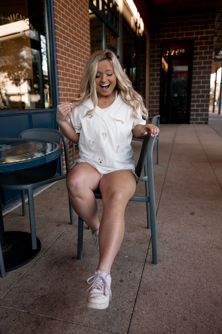 Boyfriend V-Neck - Western Element - Short Sleeve (Cream)