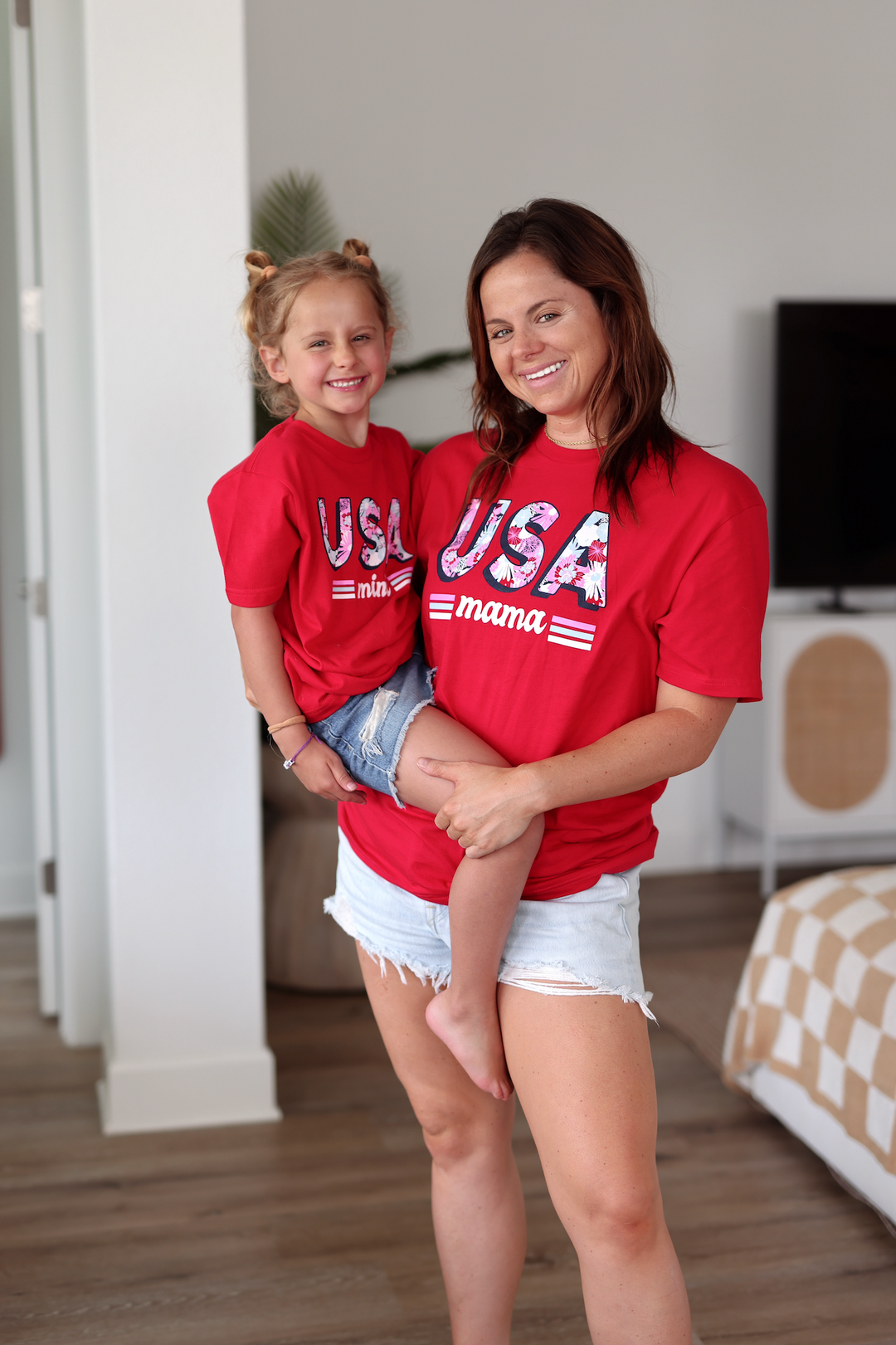 USA Mama (red) - Short Sleeve / Crew