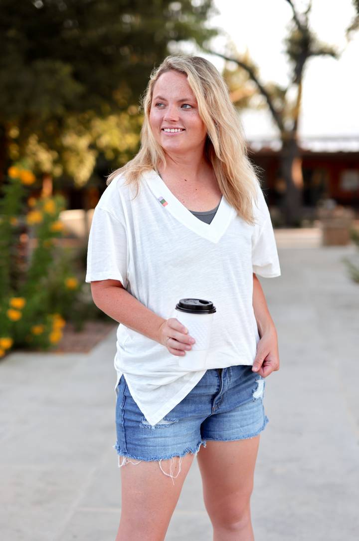 Boyfriend V-Neck - Short Sleeve (CREAM)
