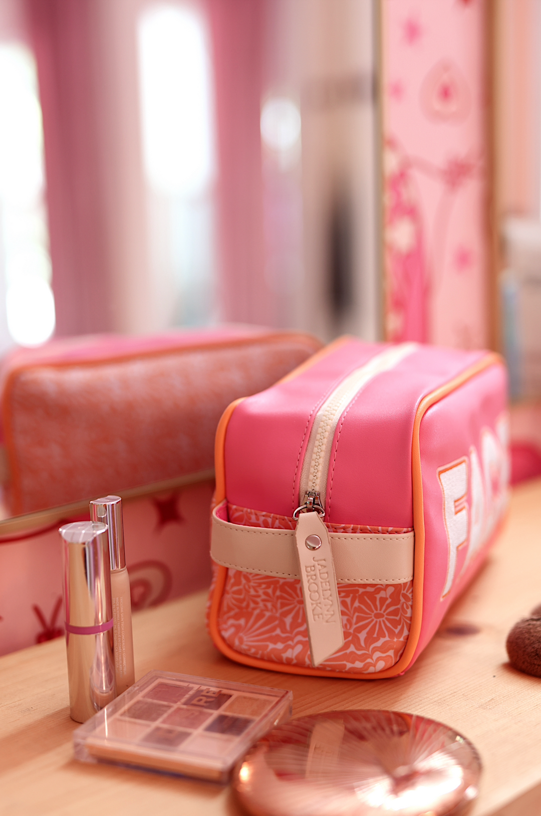 Handle Cosmetic Bag - FACE  (Pink/Orange/Cream)