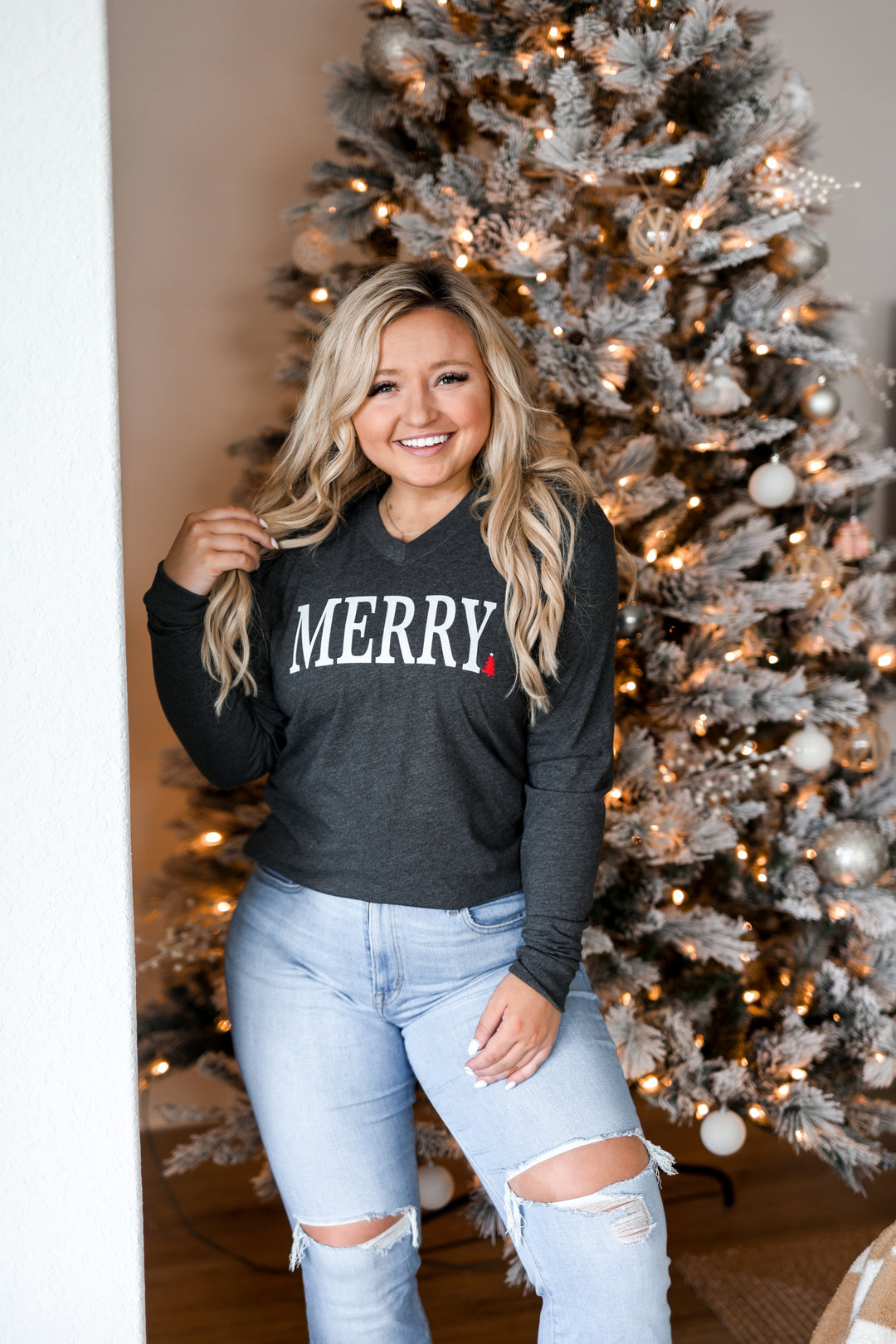 Merry Christmas Tree (Black Heather) - Long Sleeve / V-Neck