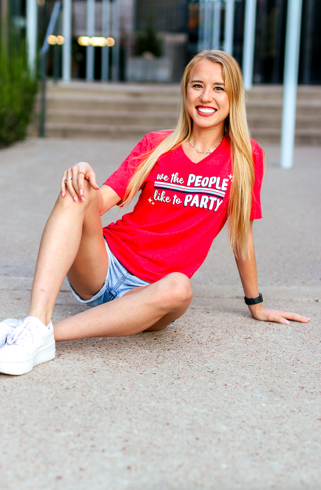 We The People Like To Party (Red Heather) - Short Sleeve / V-Neck