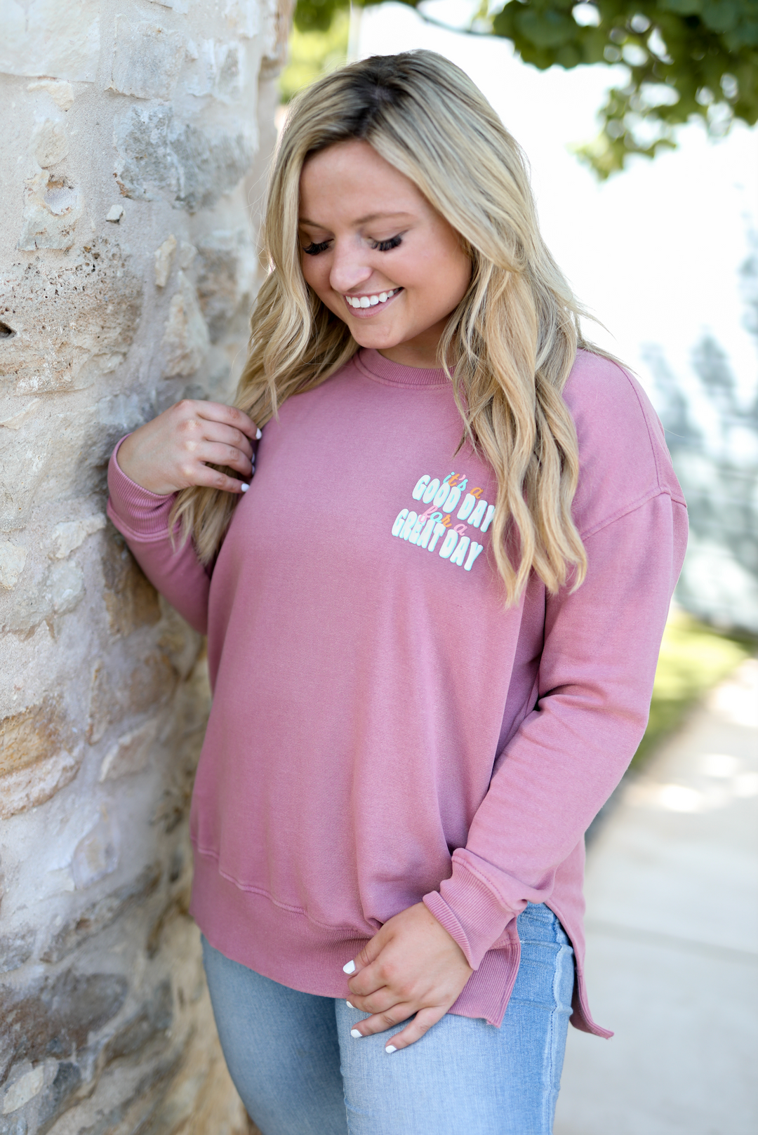 Live & Love Fearlessly (Mauve Puff Print) - Acid Wash Sweatshirt / Crew